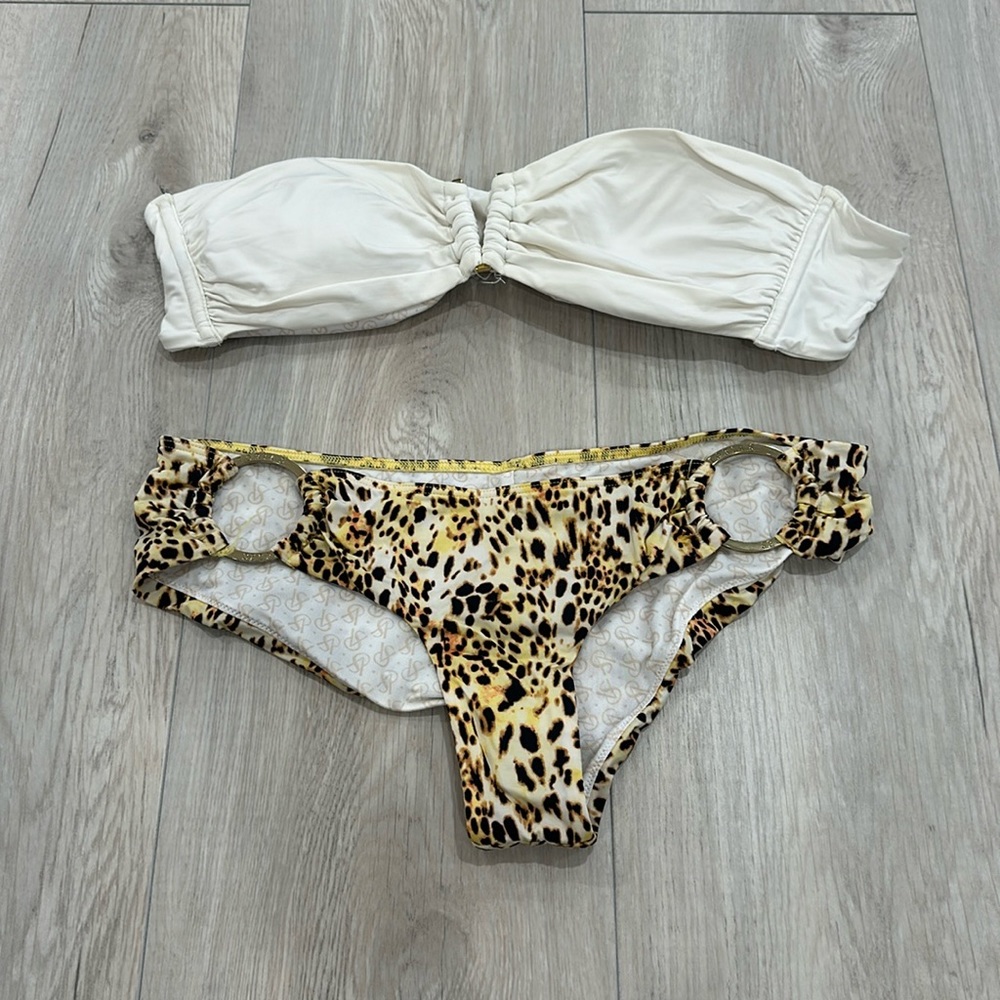 VICTORIA SECRET bikini. Top medium and bottom small.